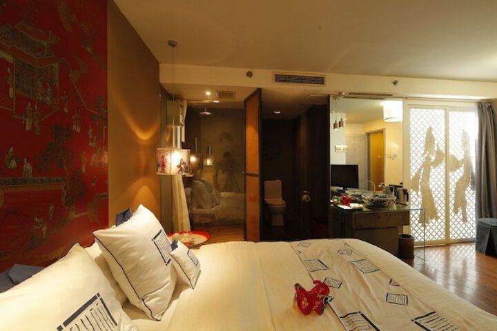 Room 11 of 39