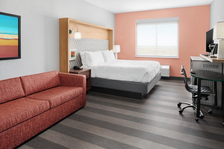 Room 9 of 37