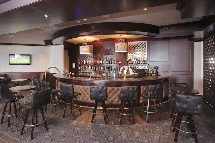 Lounge 58 of 86