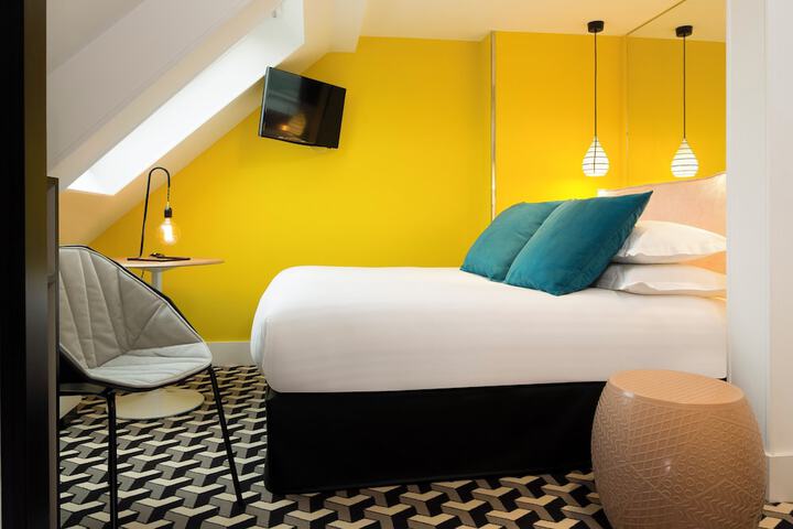 Room 18 of 28
