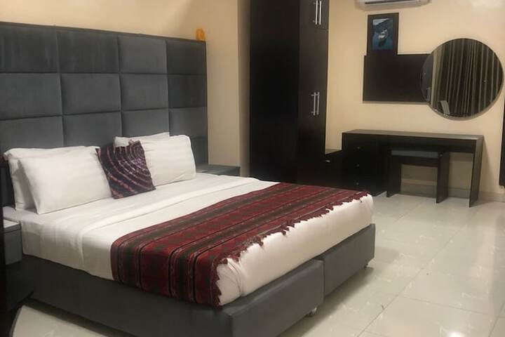 Room 29 of 53
