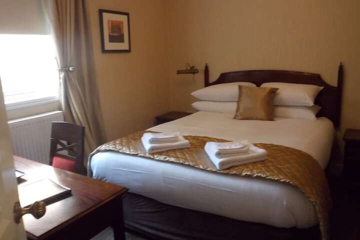 Room 16 of 37