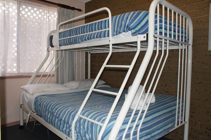 Room 5 of 116