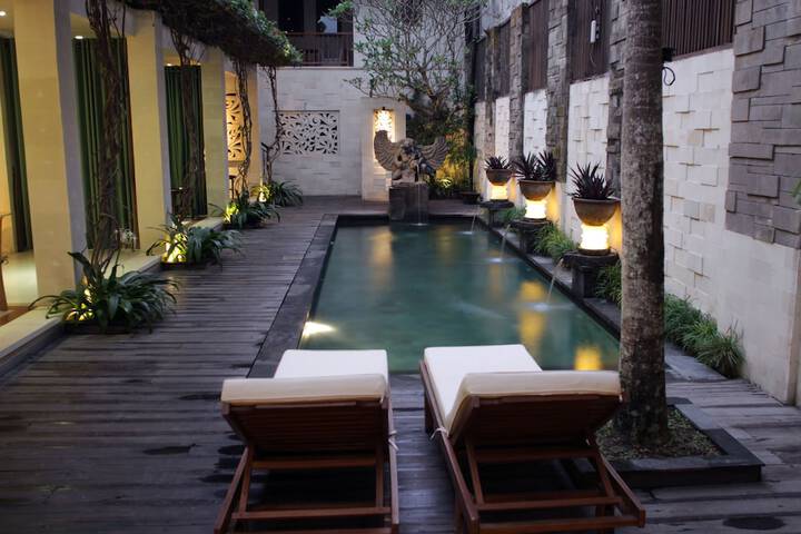 Pool Hotel
