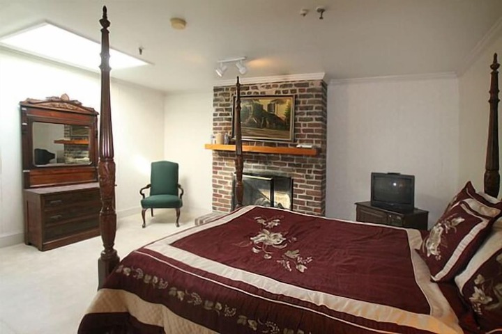 Room 86 of 170