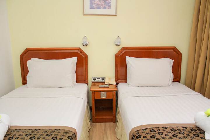 Room 4 of 94