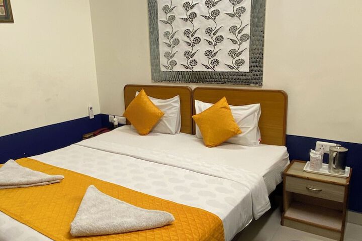 Room 52 of 189