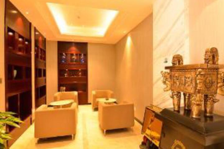 Yake City Express Hotel (Luoyang Railway Station)
