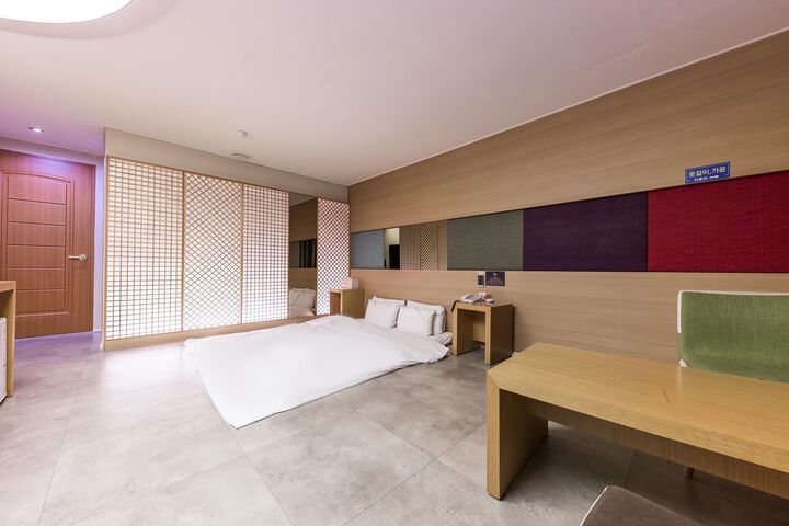 Room 74 of 120