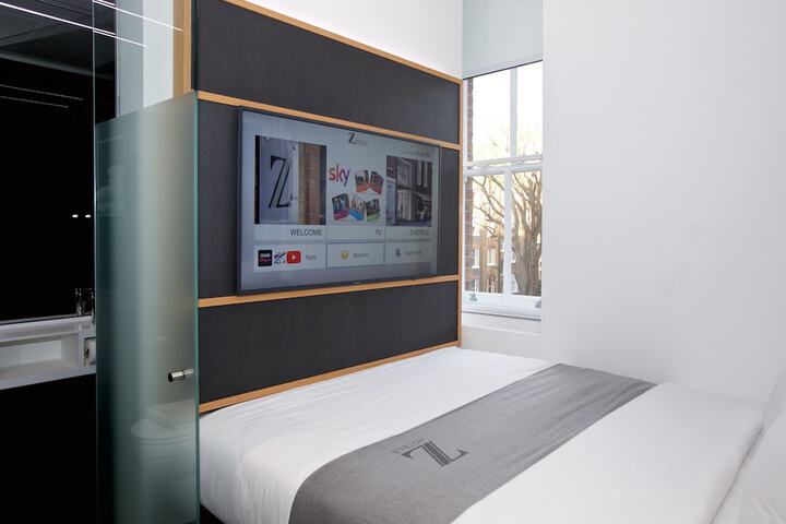 Room 6 of 60