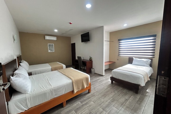 Room 27 of 42