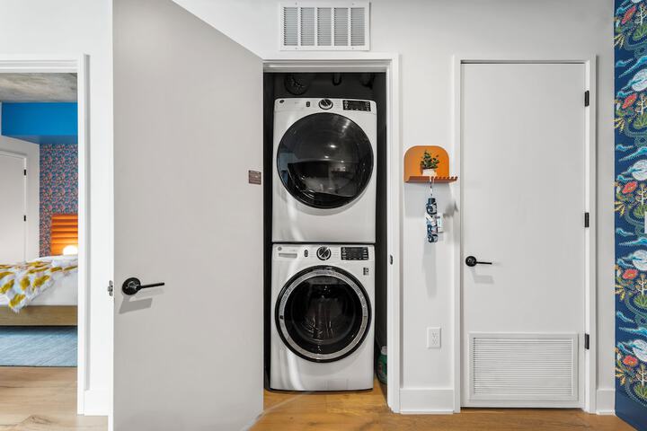 Laundry 705 of 860