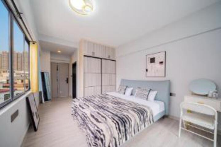 Room 6 of 7