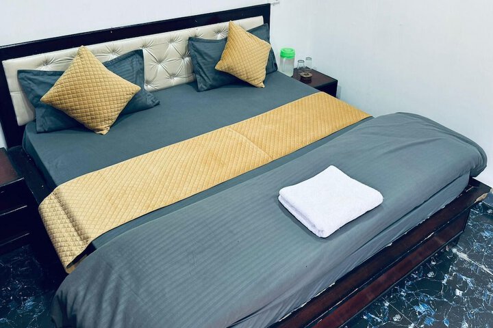 Room 2 of 31