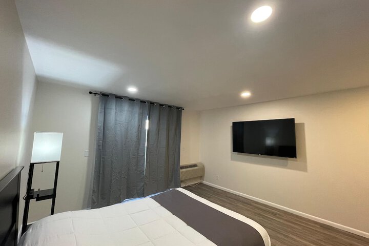 Room 11 of 50