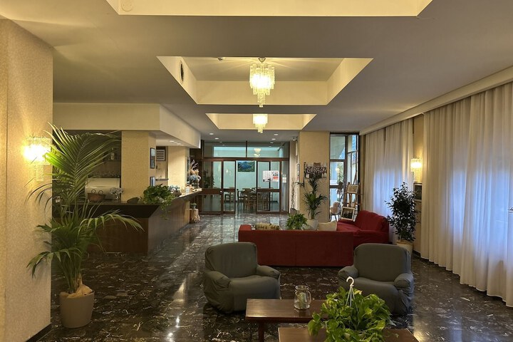 Hotel Interior 4 of 52