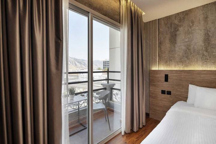 Room 20 of 33