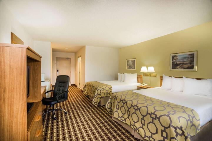 1 King Bed (6 of 16)