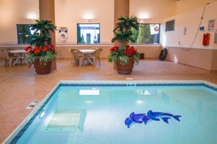 Pool 70 of 222