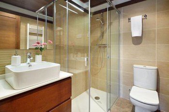 Room 2 of 27