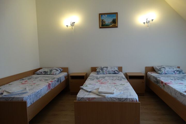 Room 10 of 26