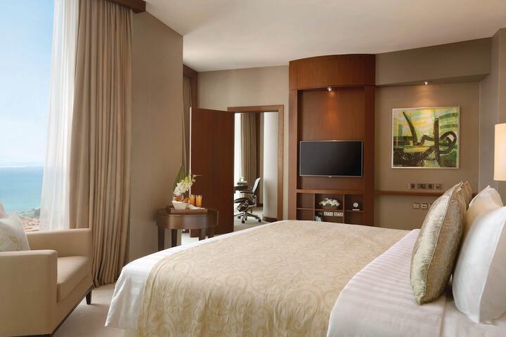 Room 6 of 218