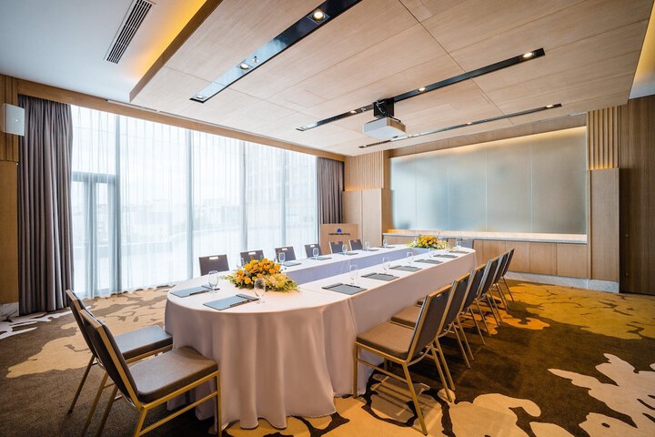 Ballroom/Hall 116 of 139
