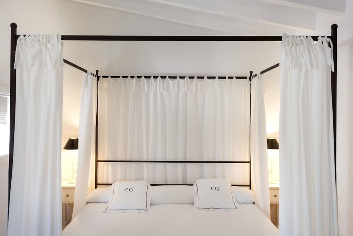 Room 9 of 80