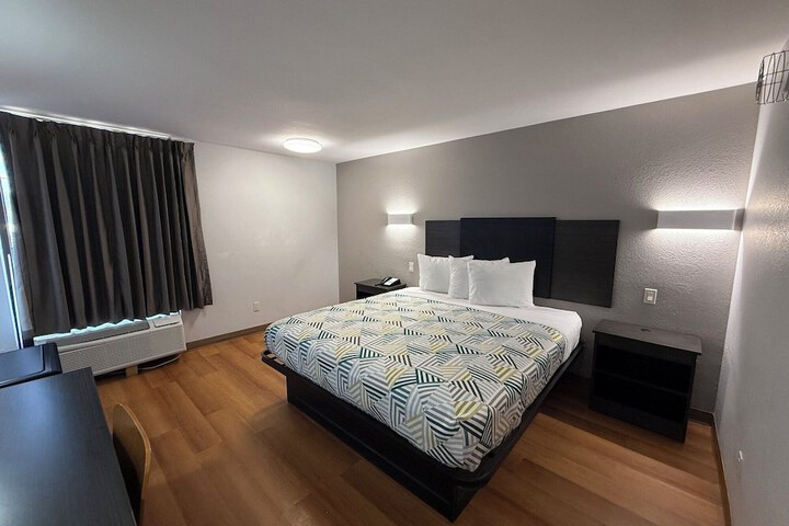 Room 22 of 48