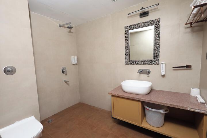 Room 104 of 136