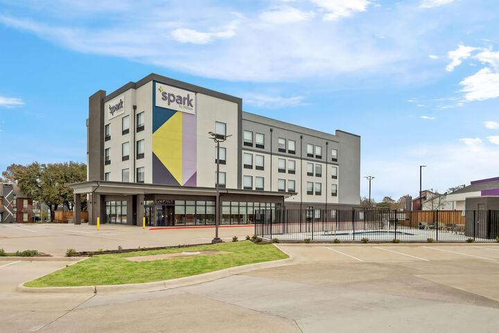 Spark by Hilton Garland Dallas East in Garland, TX