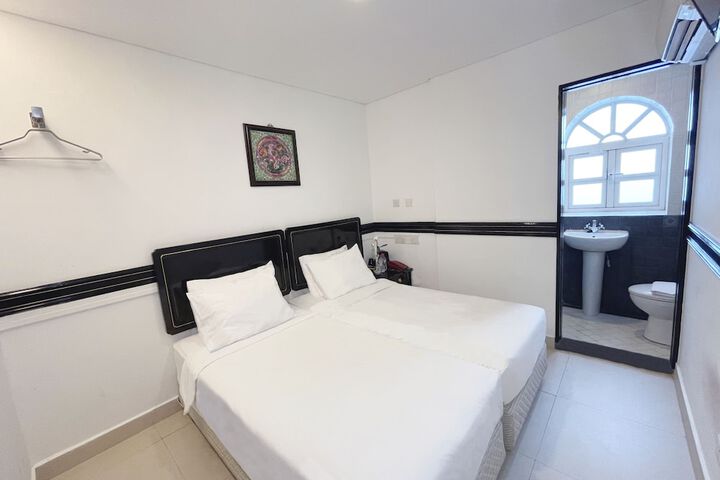 Room 6 of 47