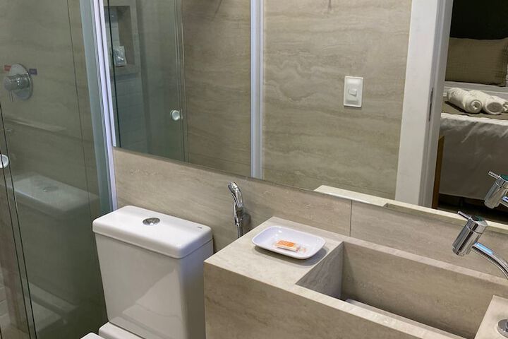 Room 9 of 13