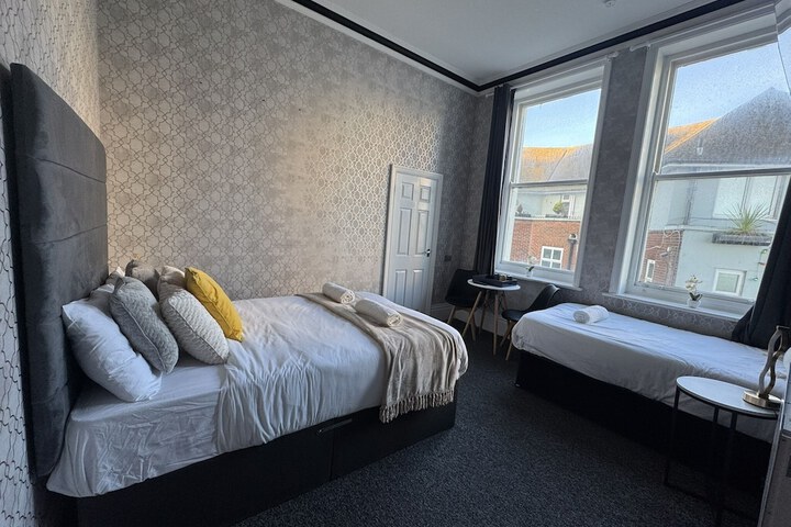 Room 3 of 283