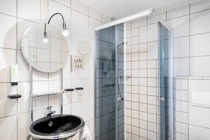 Room 15 of 24