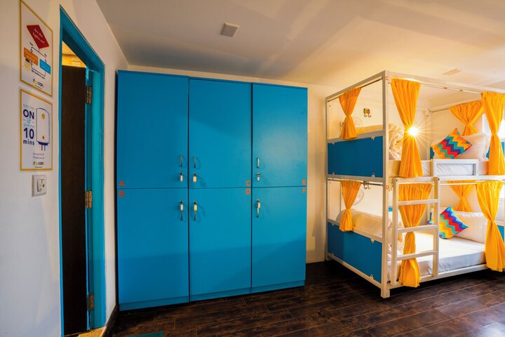 Room 33 of 63