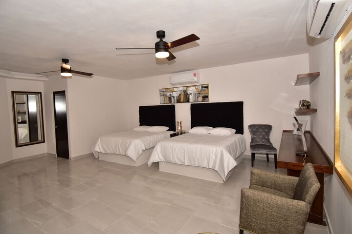 Room 10 of 18