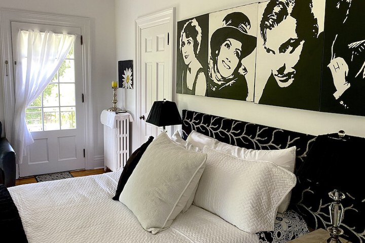 Room 5 of 162