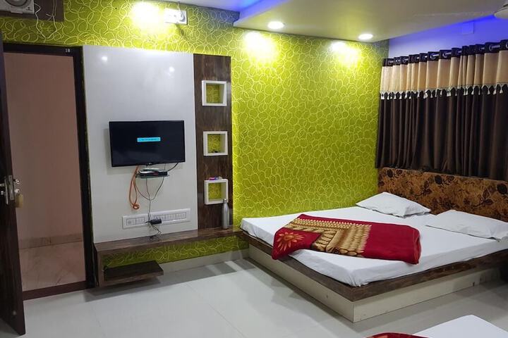 Room 4 of 23