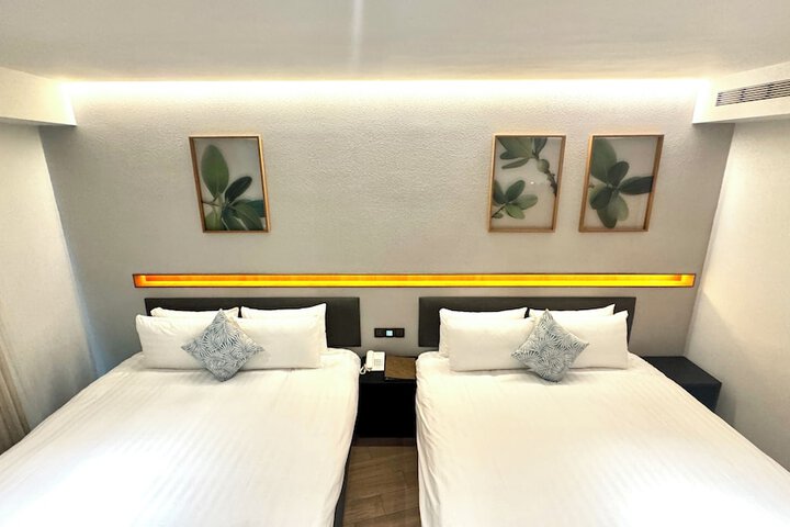 Room 10 of 49