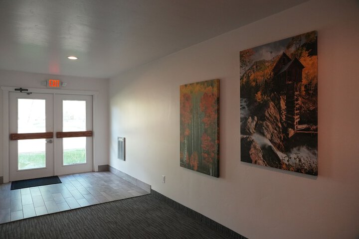 Ballroom/Hall 74 of 122