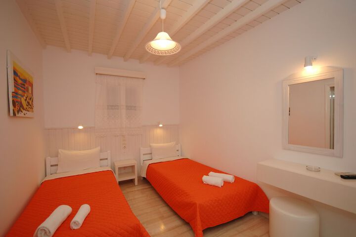 Room 5 of 44