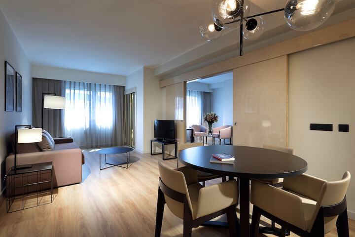 Room 32 of 84