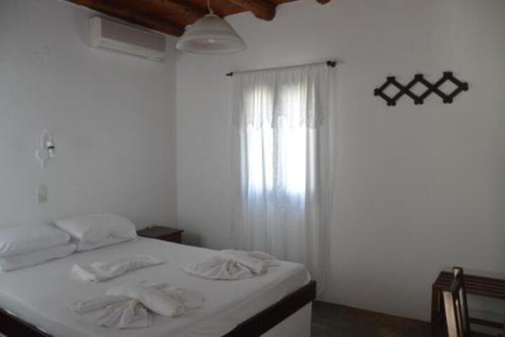 Porto Loutro I