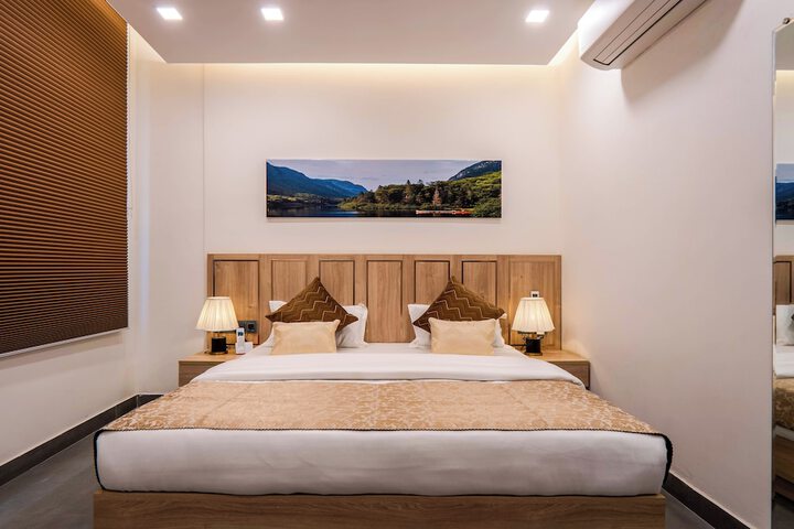 Room 9 of 38
