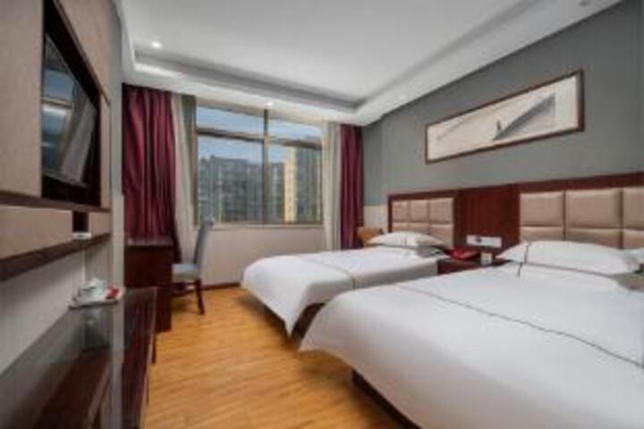 Room 6 of 7