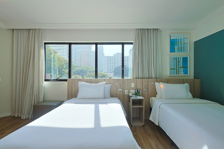 Room 49 of 143