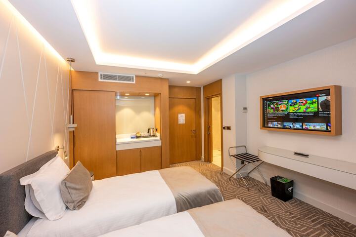 Room 26 of 59