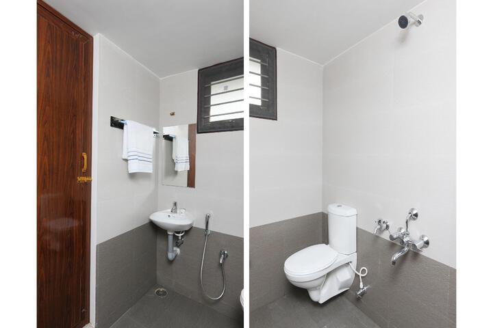 OYO 13858 Rithus Residency