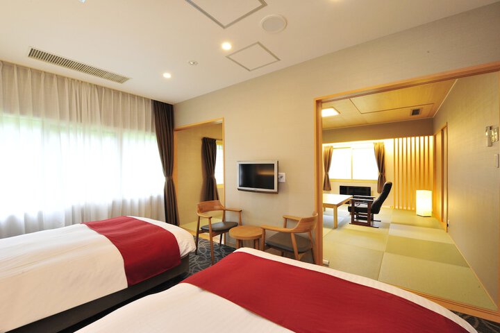 Room 18 of 105